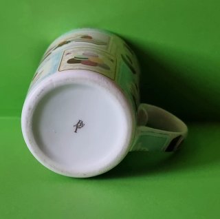 Taza de cerámica con diseño de pasteles