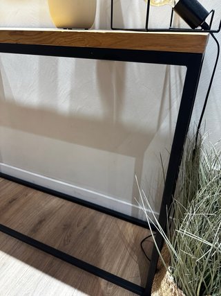Mueble de recibidor de madera y metal