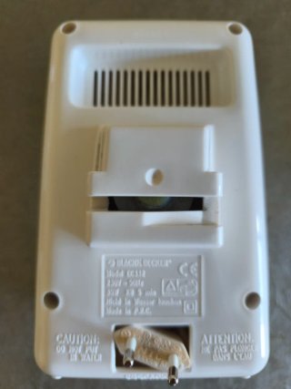 Abrelatas Eléctrico y Afilador Black & Decker EC 3
