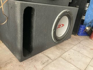 Subwoofer Alpine Type R 15 con cajón