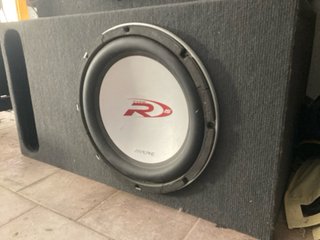 Subwoofer Alpine Type R 15 con cajón