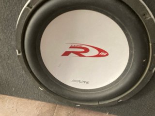 Subwoofer Alpine Type R 15 con cajón