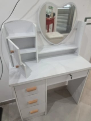 Toeletta trucco bianca con specchio a cuore