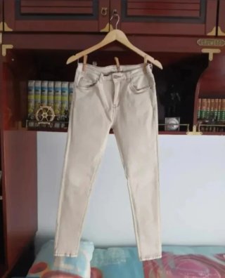 Pantalones beige