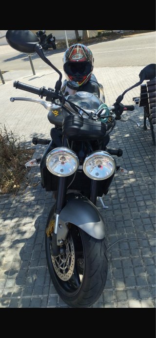 Moto Triumph Street Triple R 675cc naked