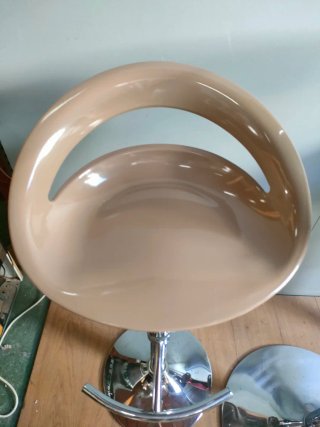 Mesa Alta de Cristal + 2 Taburetes Regulables