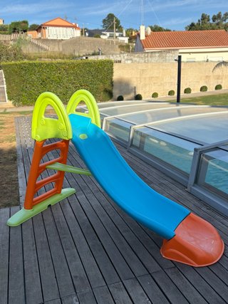 Tobogán para piscina infantil
