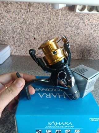 Carrete pesca Shimano Sahara 2500DH-R +bobina