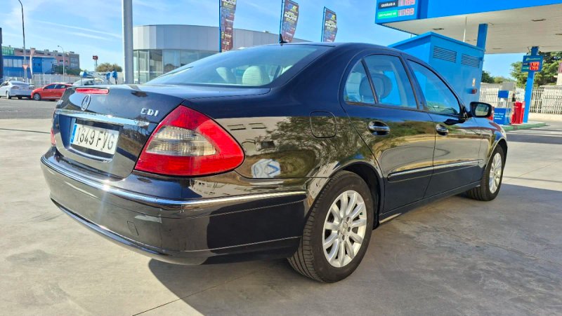 Mercedes-Benz Clase E E 280 CDI Elegance 4p (W211) 2007, foto 3