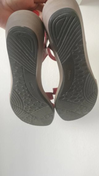 Sandalias 24 HRS Rojas Pedrería