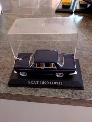 Coche Miniatura SEAT 1500 (1971)