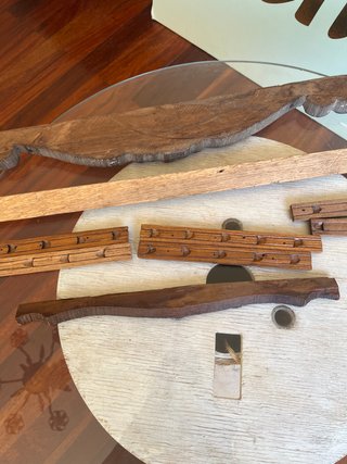 Adornos antiguos madera castaño para restauración