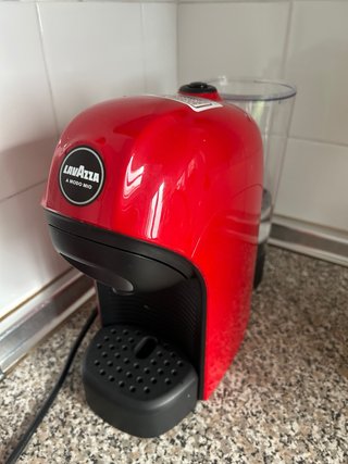 Cafetera Lavazza A Modo Mio Roja (Para repuestos)