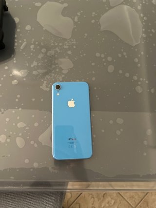 iPhone XR Azzurro con scatolo, spina e sticker