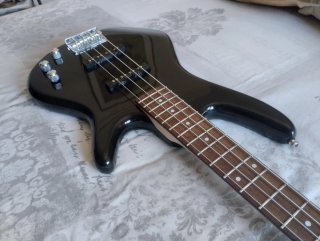 Bajo Ibanez SoundGear