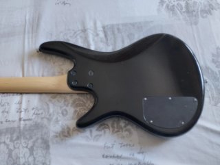 Bajo Ibanez SoundGear