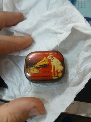 Antigüa lata de agujas para gramófono. HMV.