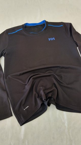 Camiseta Helly Hansen X-COOL Negra y Azul