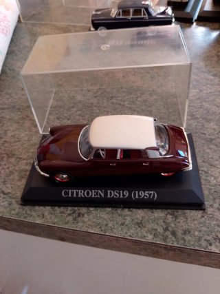Citroën DS19 (1957) miniatura