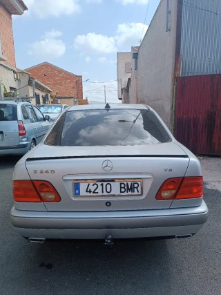 Mercedes-Benz Clase E 2001