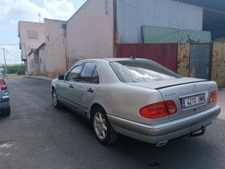 Mercedes-Benz Clase E 2001