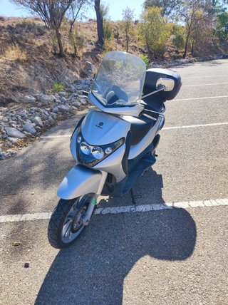 Piaggio Beverly 250 cc Maxi Scooter
