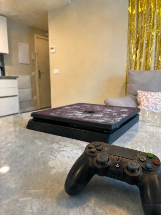 PS4 Slim (PlayStation 4) con mando