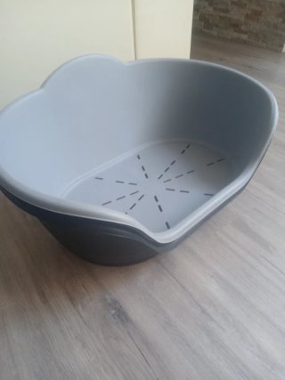Cama para perro de plástico