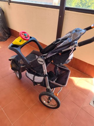 Carrito de bebé Jeep de tres ruedas