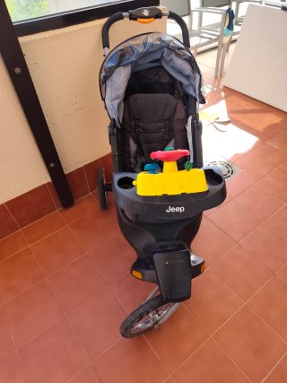 Carrito de bebé Jeep de tres ruedas
