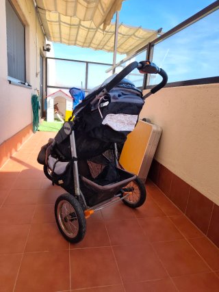 Carrito de bebé Jeep de tres ruedas