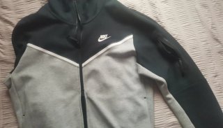 Sudadera Nike Tech