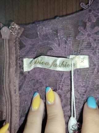 Vestido de fiesta morado con pedrería