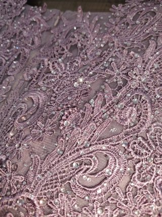 Vestido de fiesta morado con pedrería