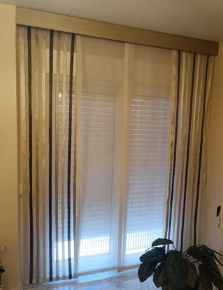 Cortinas beige y marrón