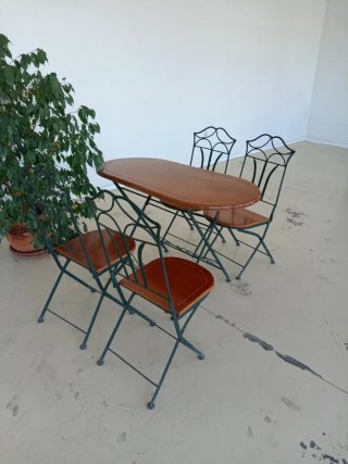 Conjunto Mesa y 4 Sillas Plegables