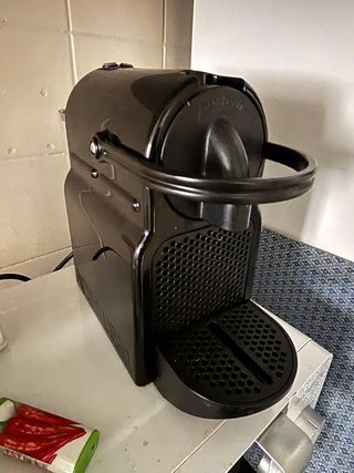 Cafetera Nespresso Inissia Negra