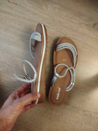 Sandalias Andarina Marrón y Plateadas