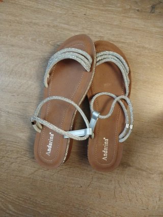Sandalias Andarina Marrón y Plateadas