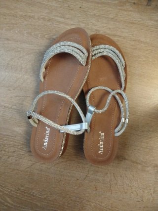 Sandalias Andarina Marrón y Plateadas