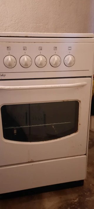 Cocina de gas butano 4 fuegos + horno BLUEsky