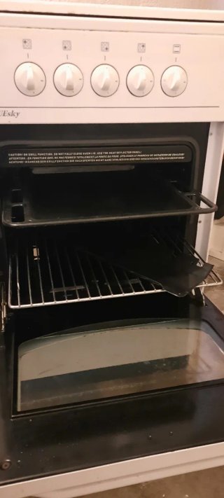 Cocina de gas butano 4 fuegos + horno BLUEsky