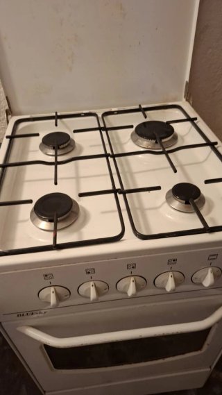 Cocina de gas butano 4 fuegos + horno BLUEsky