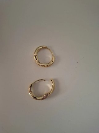 Pendientes dorados bisutería con pedrería