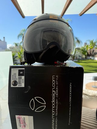 Casco Momo Negro