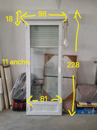 Puerta de PVC con Climalit y Persiana
