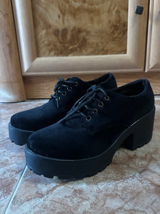 Mocasines negros con plataforma