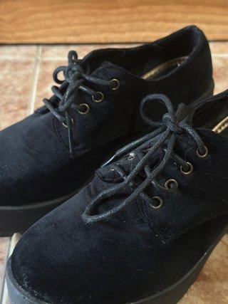 Mocasines negros con plataforma