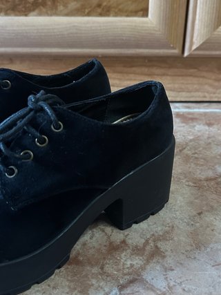 Mocasines negros con plataforma
