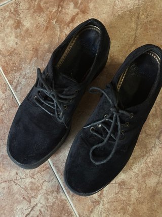Mocasines negros con plataforma